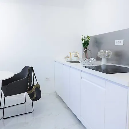 White Bliss Hideaway