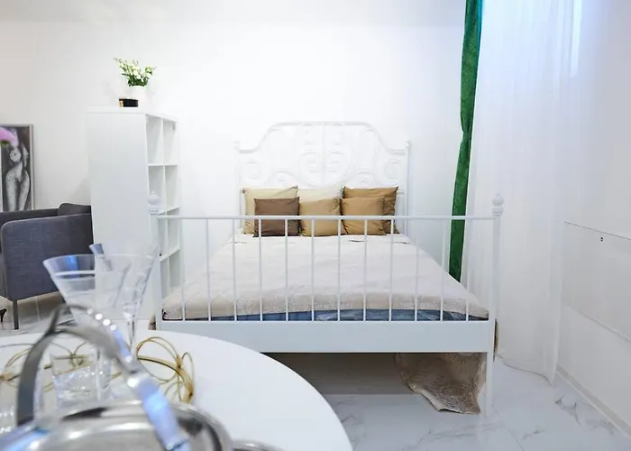 White Bliss Hideaway Apartma *