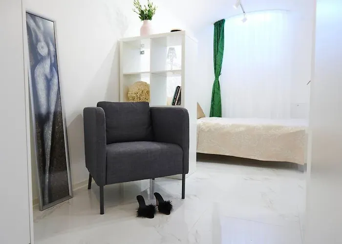 White Bliss Hideaway *